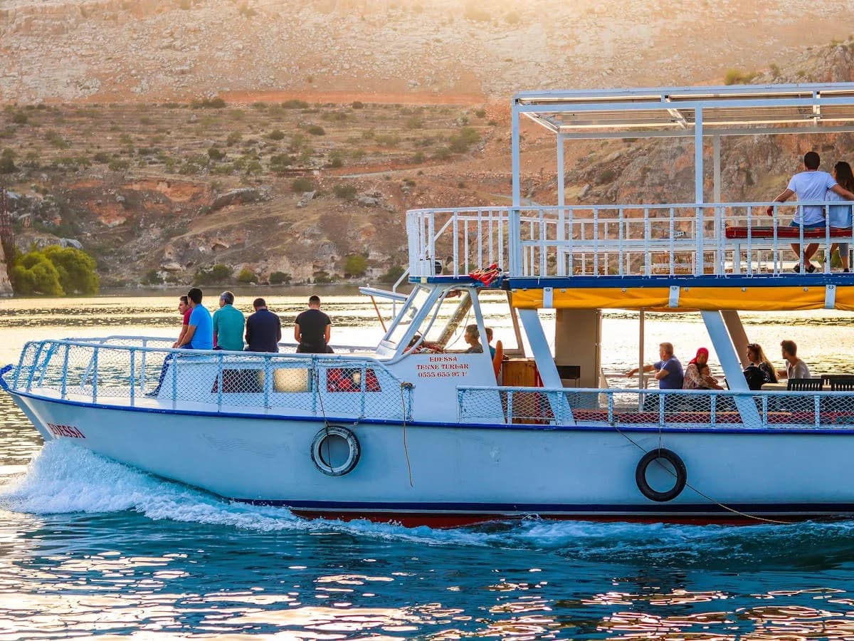 Antalya gemi ilaçlama — denizde seyreden gemi